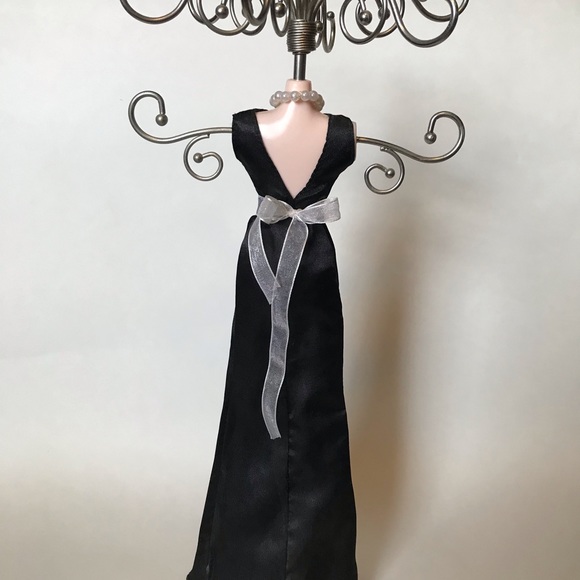 Black Dress Jewelry Organizer - Picture 5 of 9